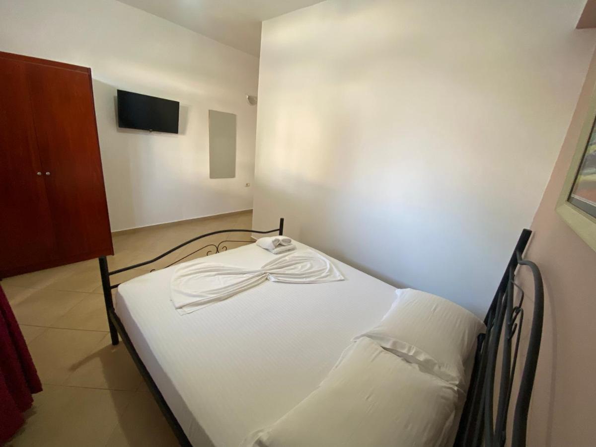 Resol Hotel Ksamil Exteriör bild